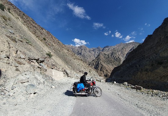 Sacred Splendors & Alpine Escapes: Jammu to Patni Top Expedition